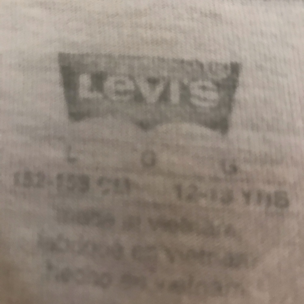 Levi’s basic tee!! - Picture 3 of 4